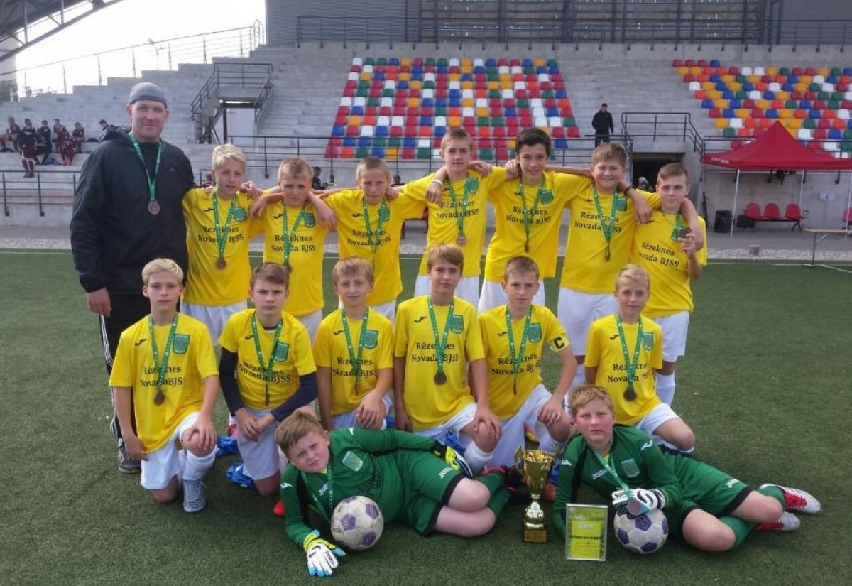 Rēzeknes novada BJSS komandai 2016. gada Latvijas Jaunatnes futbola čempionātā iegūta 3.vieta U-13 vecuma grupā