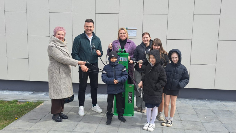 Maltā atklāta jauna velosipēdu remonta stacija pie Bērnu un jauniešu centra